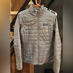 Grey Patagonia puffy size small